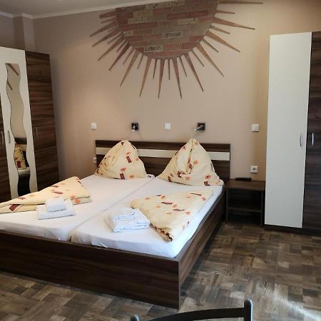 Borostyan Panzio Balatonfuered Bed & Breakfast Dış mekan fotoğraf