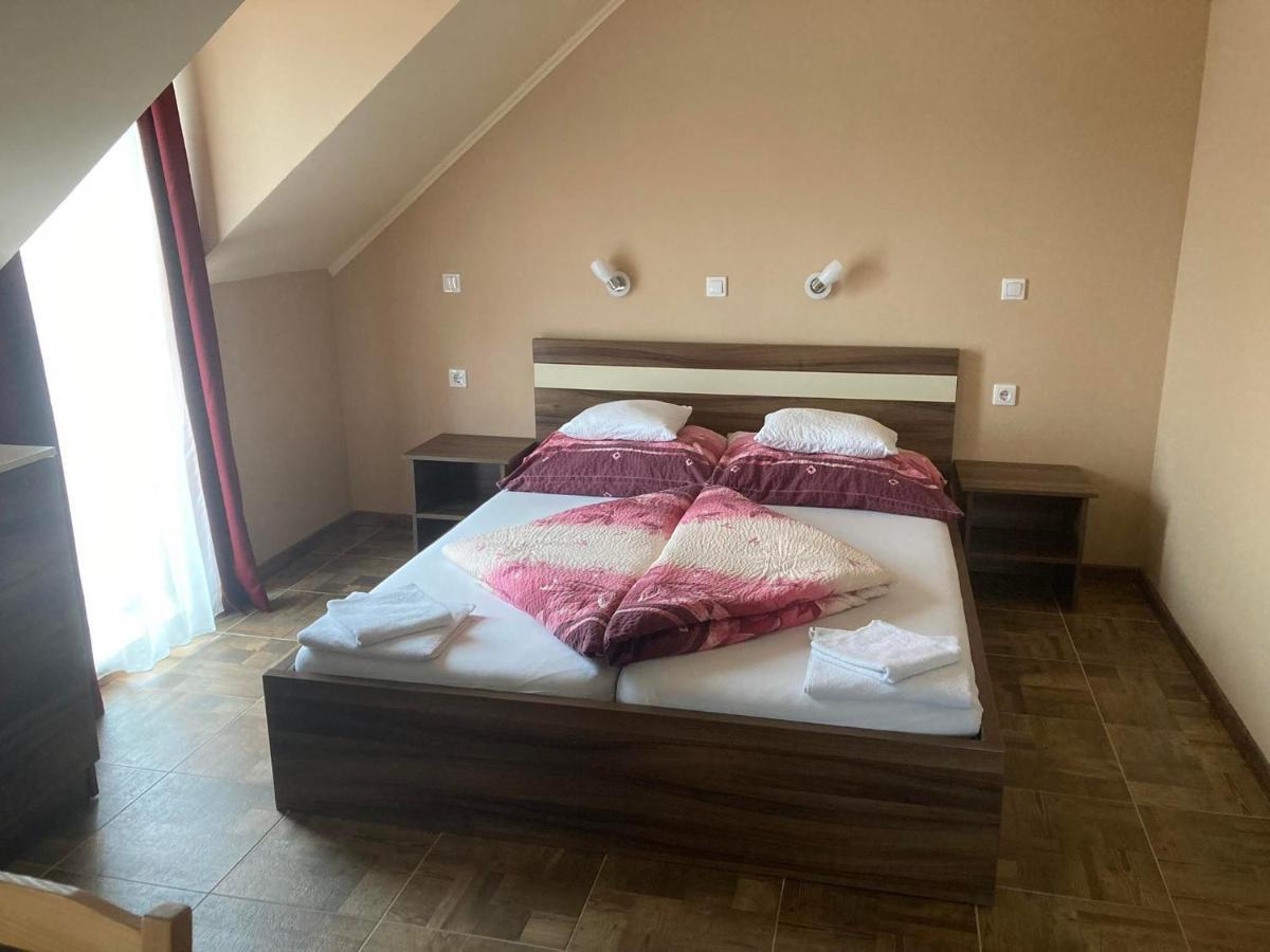 Borostyan Panzio Balatonfuered Bed & Breakfast Dış mekan fotoğraf