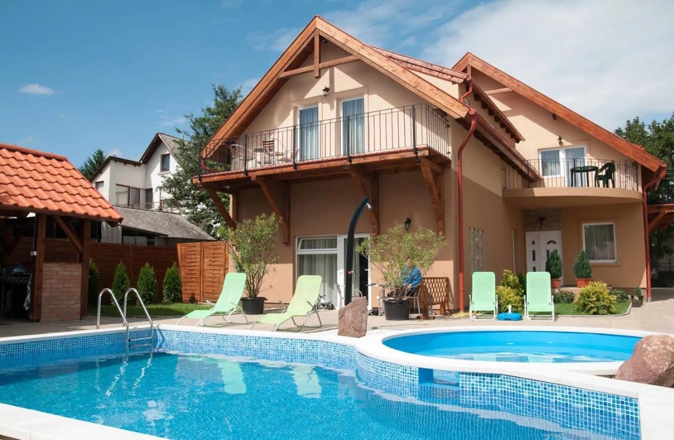 Borostyan Panzio Balatonfuered Bed & Breakfast Dış mekan fotoğraf