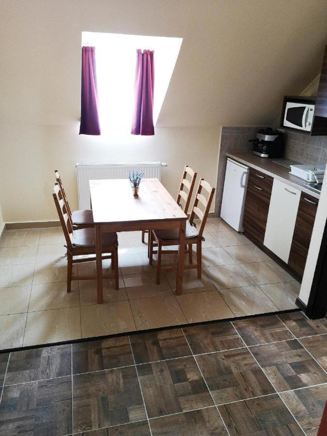 Borostyan Panzio Balatonfuered Bed & Breakfast Dış mekan fotoğraf