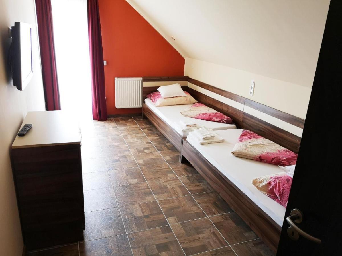 Borostyan Panzio Balatonfuered Bed & Breakfast Dış mekan fotoğraf