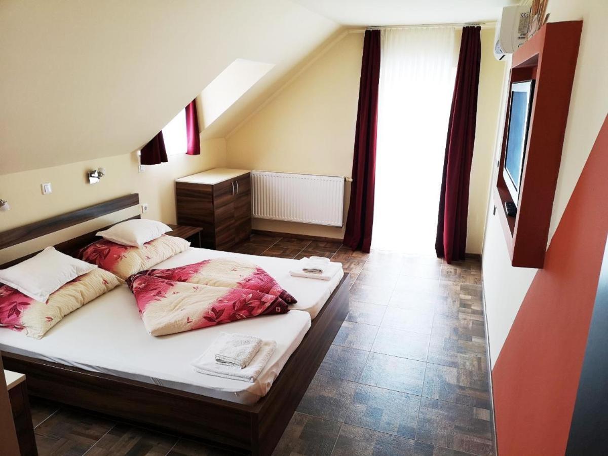 Borostyan Panzio Balatonfuered Bed & Breakfast Dış mekan fotoğraf