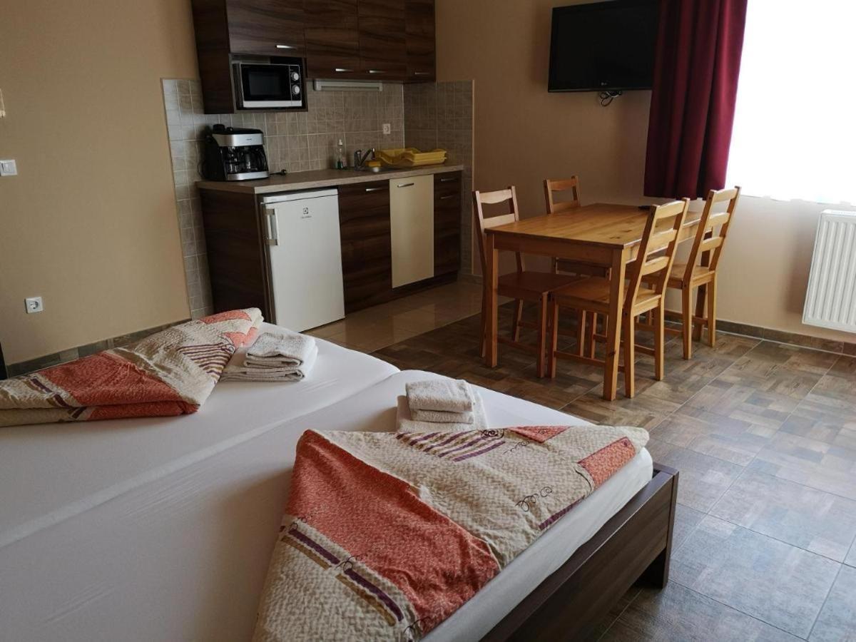 Borostyan Panzio Balatonfuered Bed & Breakfast Dış mekan fotoğraf