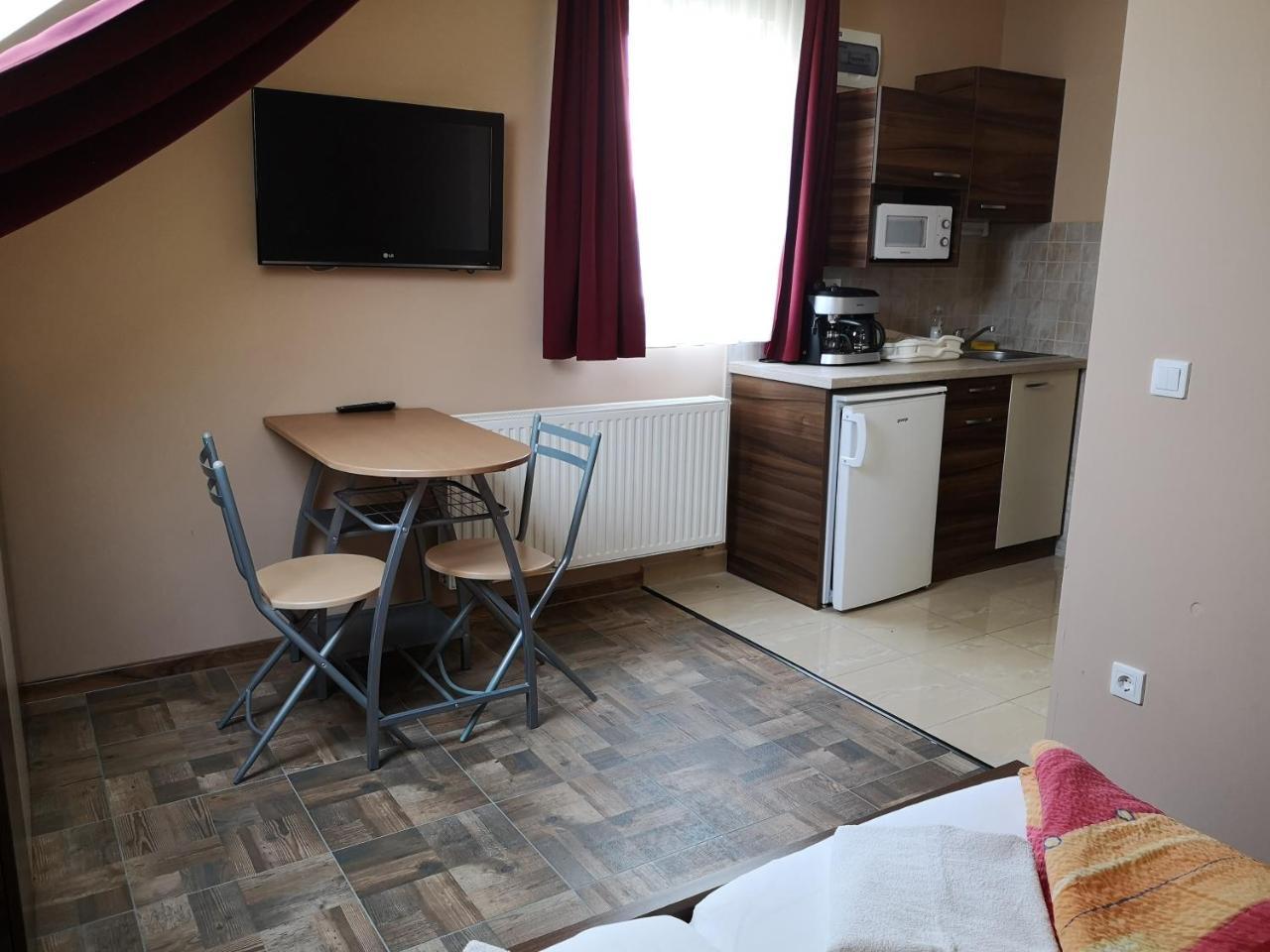 Borostyan Panzio Balatonfuered Bed & Breakfast Dış mekan fotoğraf