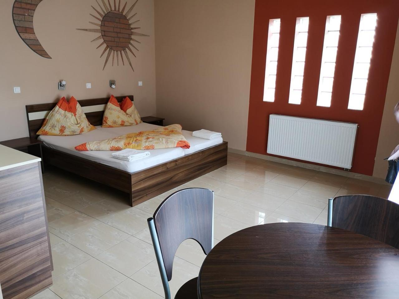 Borostyan Panzio Balatonfuered Bed & Breakfast Dış mekan fotoğraf
