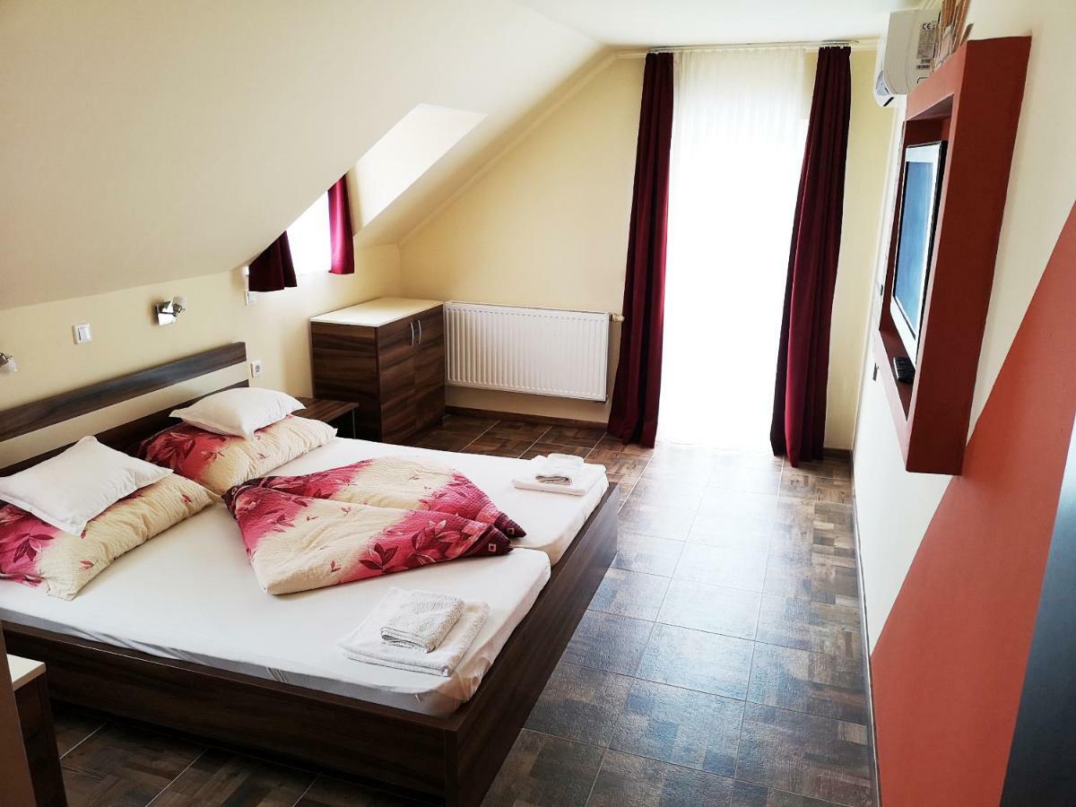 Borostyan Panzio Balatonfuered Bed & Breakfast Dış mekan fotoğraf