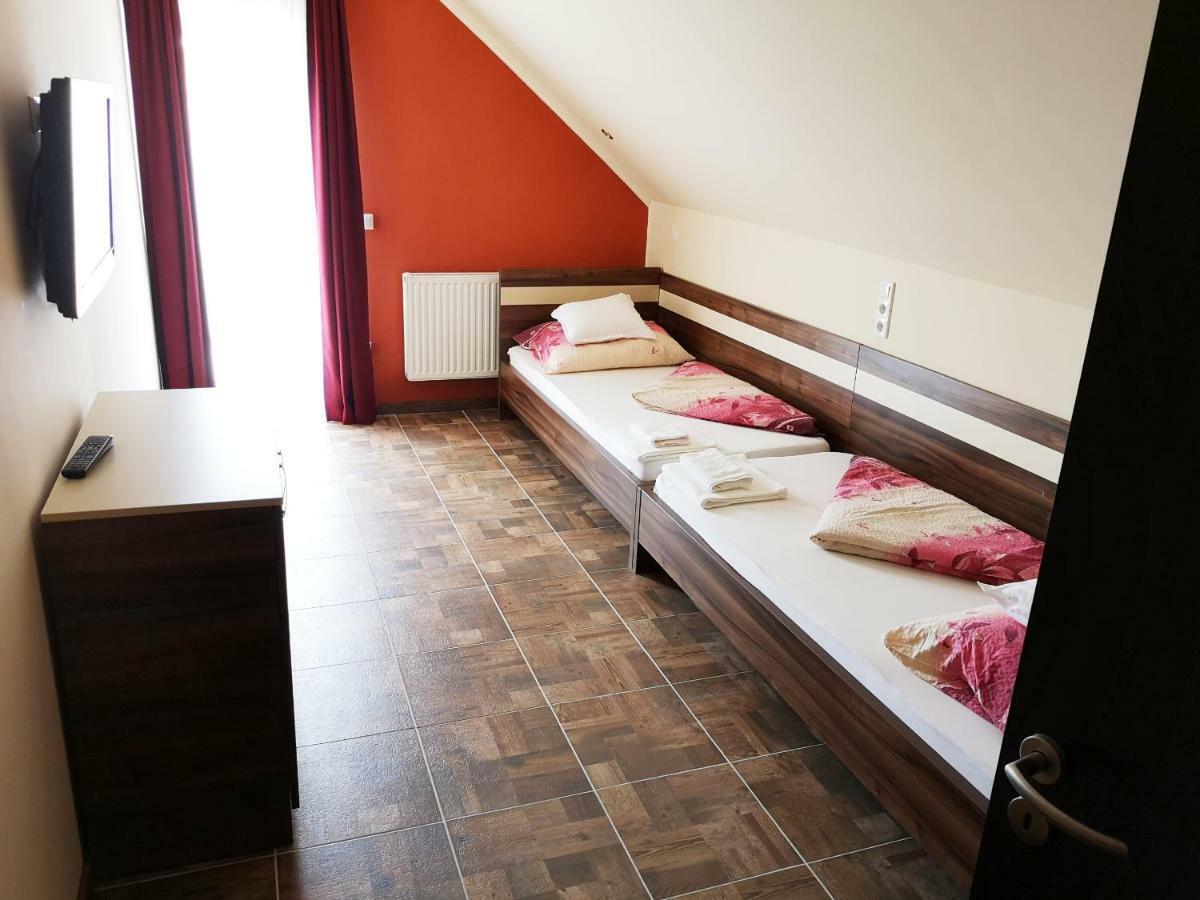Borostyan Panzio Balatonfuered Bed & Breakfast Dış mekan fotoğraf